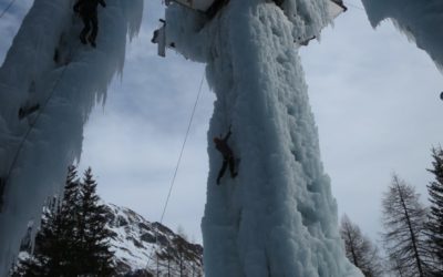 Équipe Jeunes – 1er images de la sortie cascade de glace